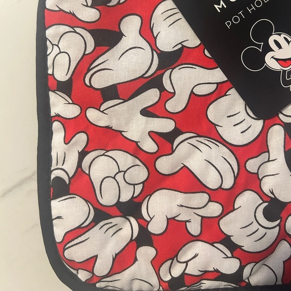 Disney Mickey Mouse Hands Pot Holder - Red & Black Design- NWT - Picture 3 of 5